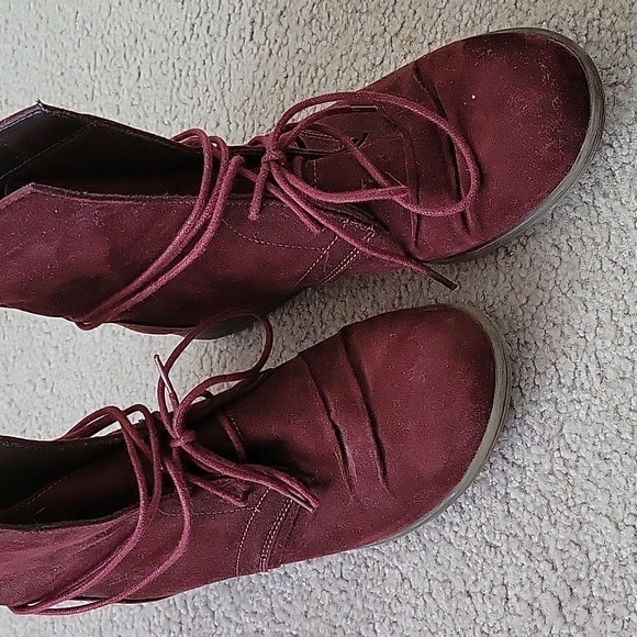Burgundy boots - Picture 5 of 5
